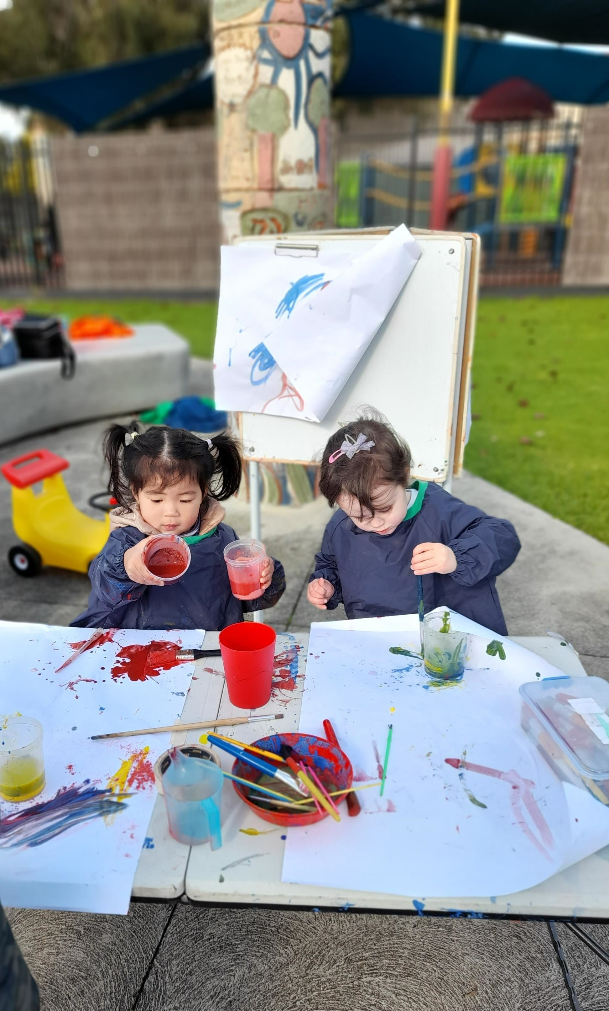 kids painting