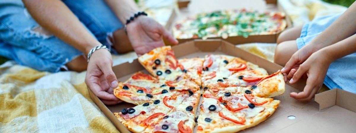 sharing pizza